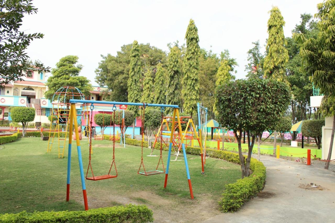 Fun And Food Resort & Holidays Harsola Exterior foto